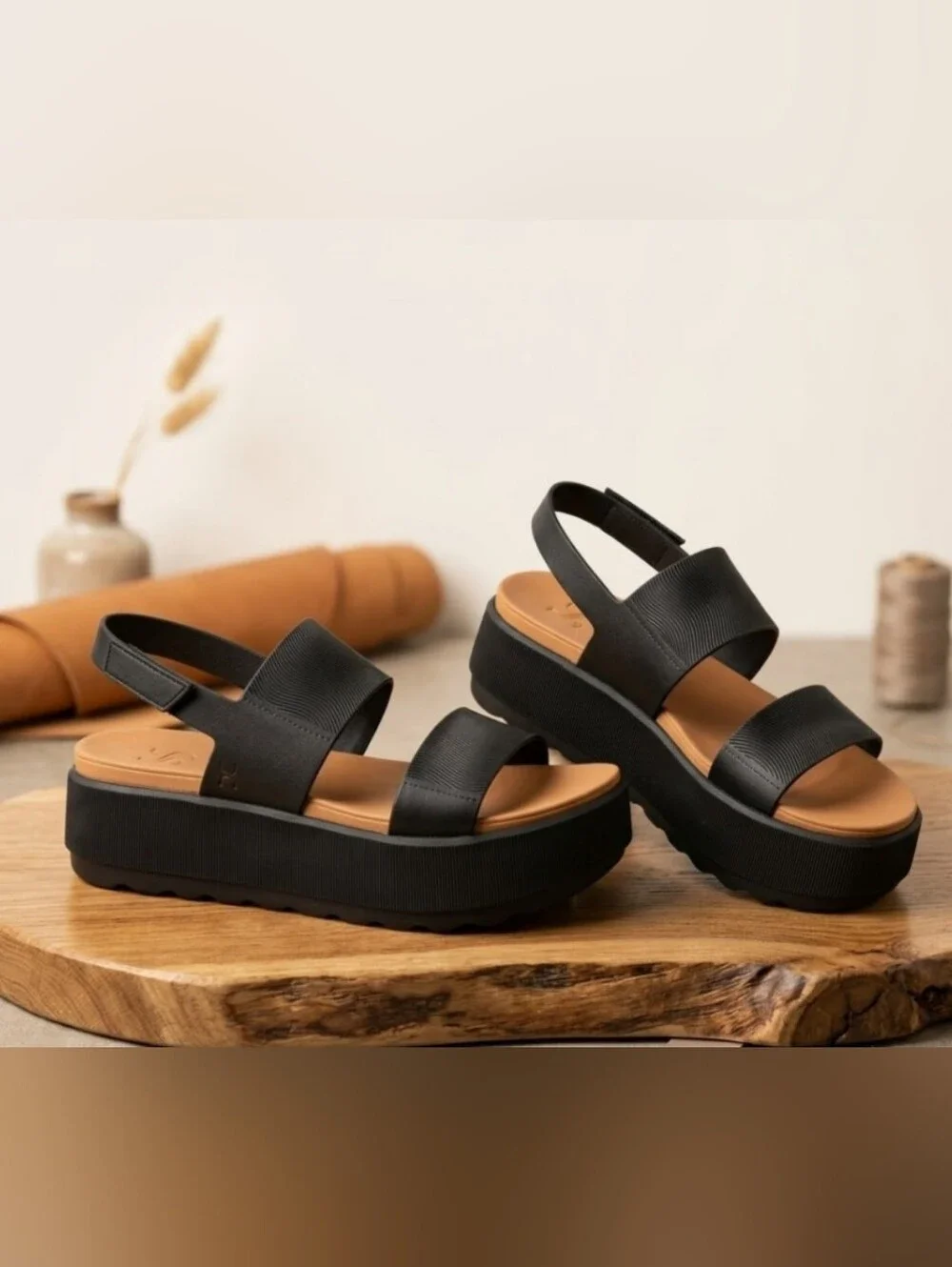 NEW! Me Too Black Platform Sandals Sz 7 NWT
